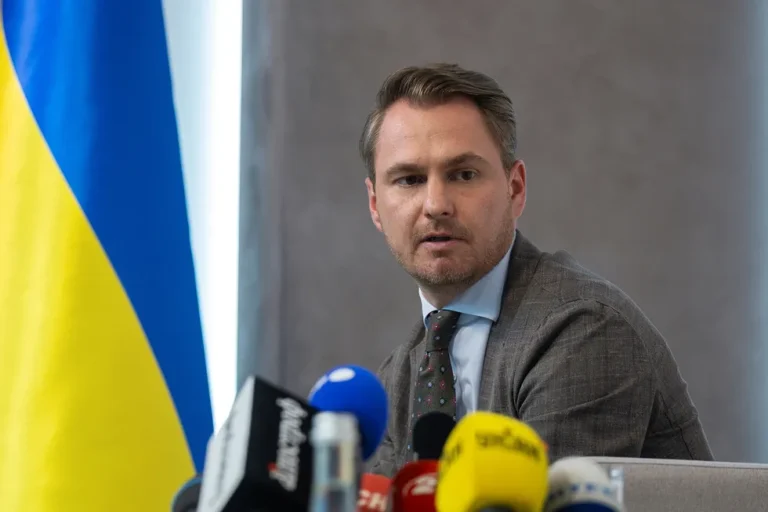 Зеленский отстранил генпрокурора Украины после его обвинений в адрес НАБУ и САП - изображение 1