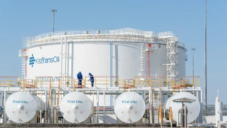 Казахстан впервые начал транзит нефти в Кыргызстан - изображение 1