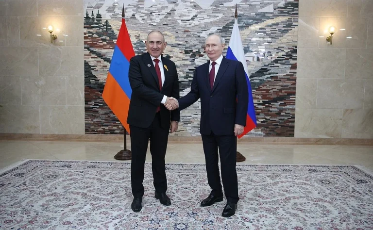 Путин и Пашинян публично поспорили о выборе Армении между ЕС и ЕАЭС - изображение 1