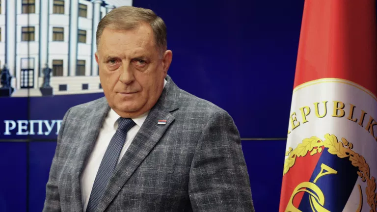 Додик хочет вернуть Республике Сербской армию, границу и налоги - изображение 1