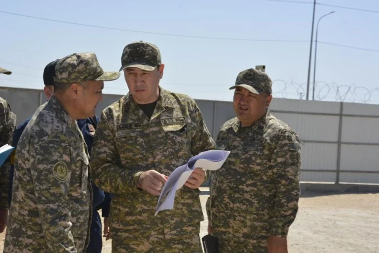 Токаев уволил трех высокопоставленных военных - изображение 1