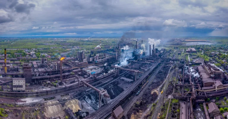 Крупнейший металлургический завод Украины готовят к полной остановке - изображение 1