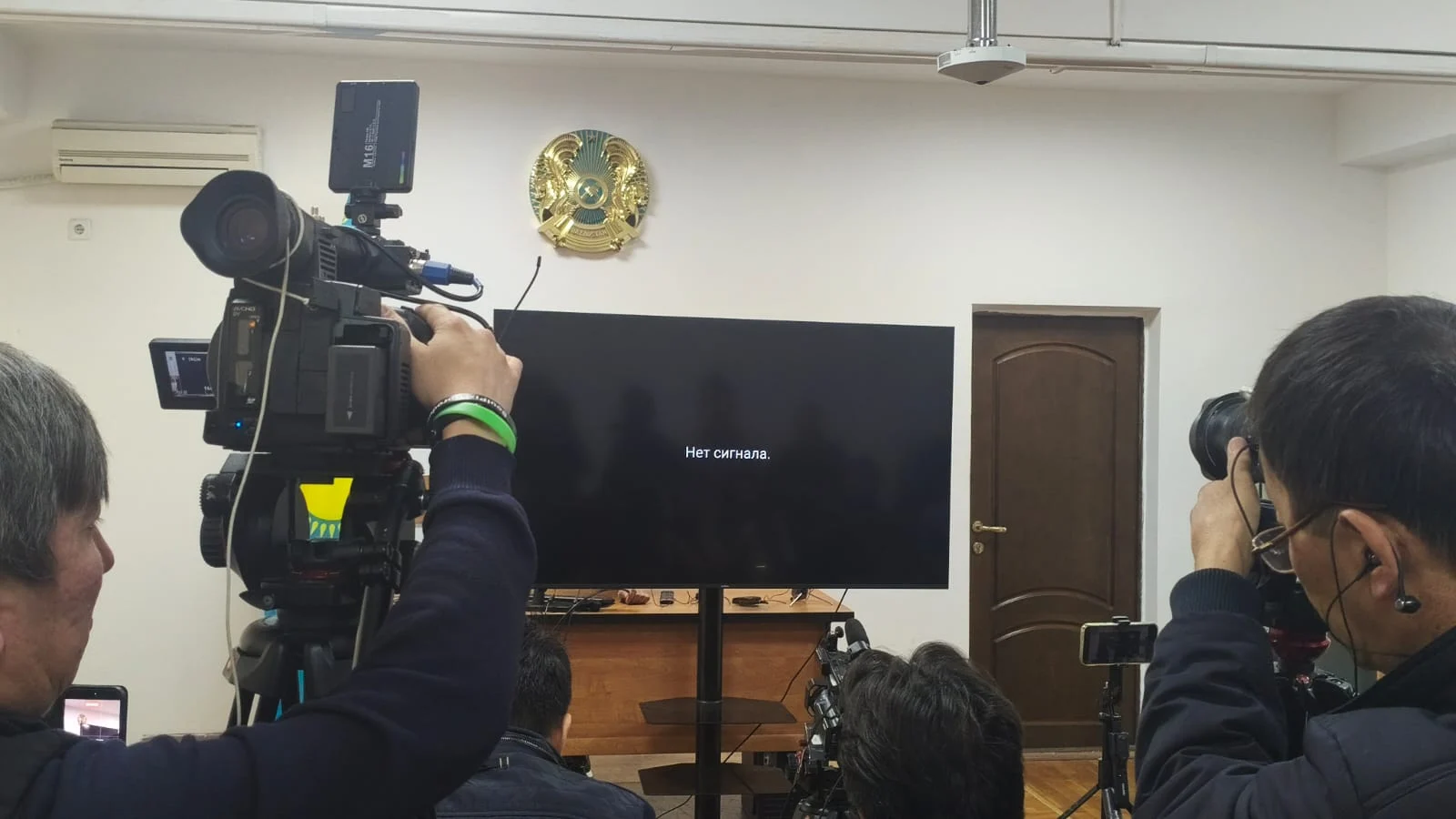 Изображение 2 для В Алматы начинается суд над Санжаром Бокаевым и его видеографом после полугода ареста