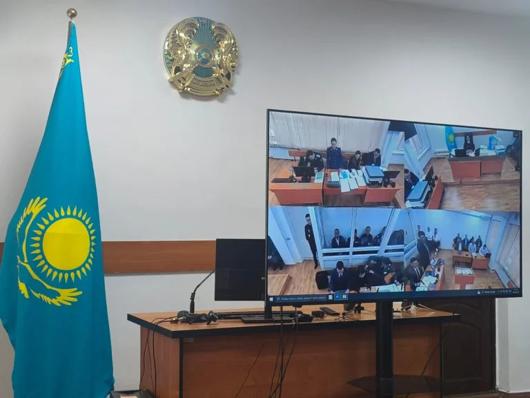 В суде по делу Санжара Бокаева адвокаты выразили судье Жанат Абеновой отвод - изображение 1