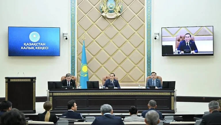 В Халық Кеңесі утвердили руководителей четырех отраслевых комиссий - изображение 1