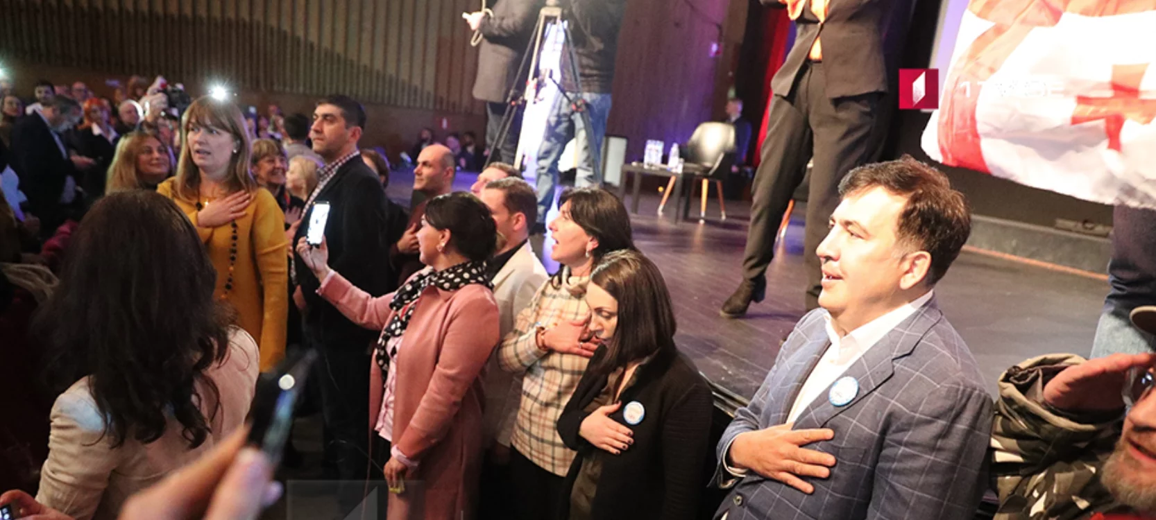 Изображение 3 для &laquo;Казахтелеком&raquo;: эль скандаль при посторонних