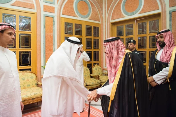 Изображение 3 для Надо ли «валить» из страны?