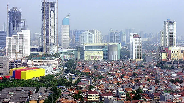 Изображение 3 для В Тбилиси митингующие штурмовали парламент