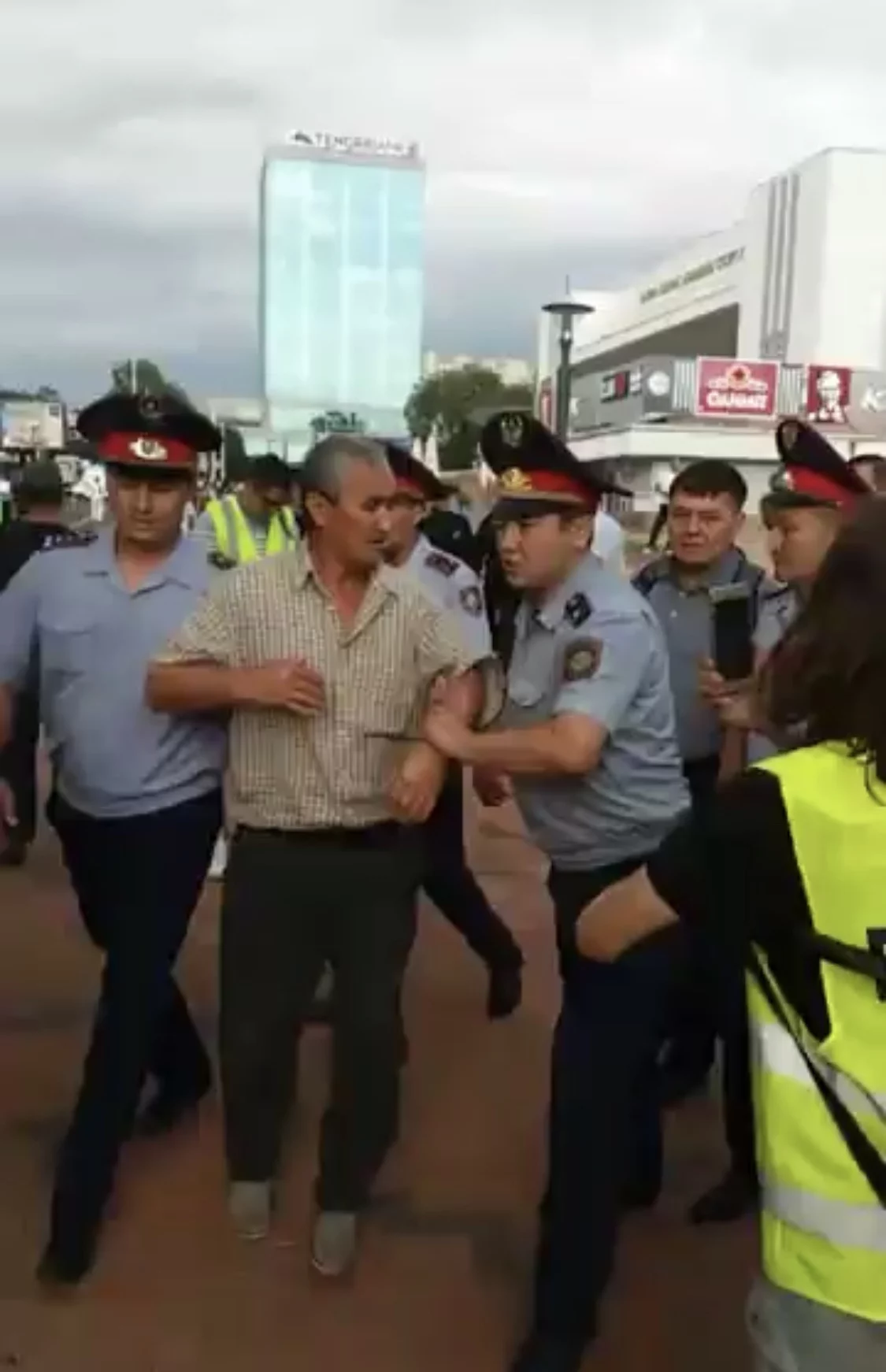 Изображение 1 для На одну страну меньше