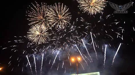 Изображение 3 для В Алматы в честь для столицы прогремел мощный салют. Ранее в столице отказались от проведения праздничных фейерверков