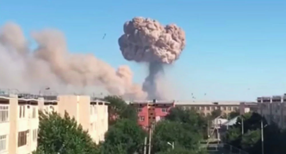 Изображение 3 для Министр обороны РК Нурлан Ермекбаев не исключает, что взрывы в Арыси случились из-за диверсии