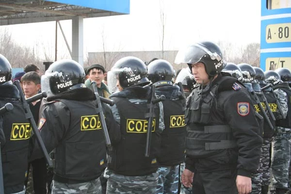 Изображение 3 для Омурбека Бабанова допрашивают в финполиции и ГКНБ Кыргызстана