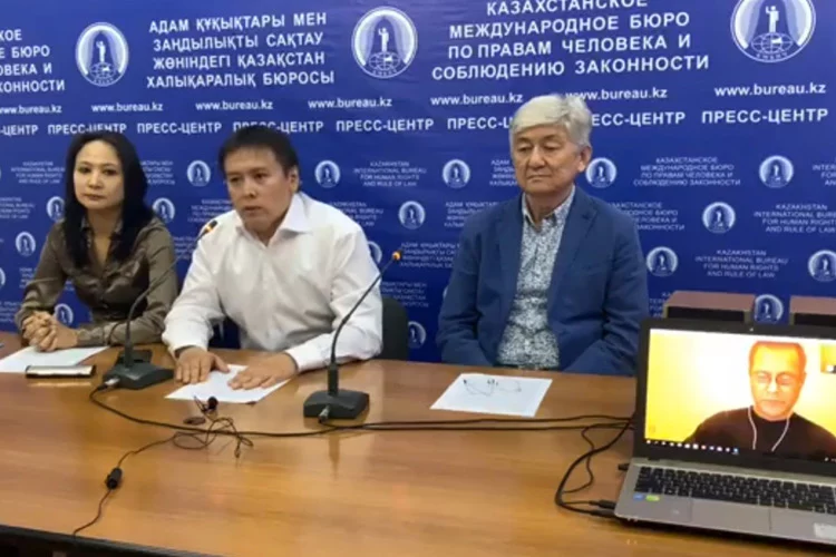 Изображение 3 для Кто в стране самый заядлый шопоголик?