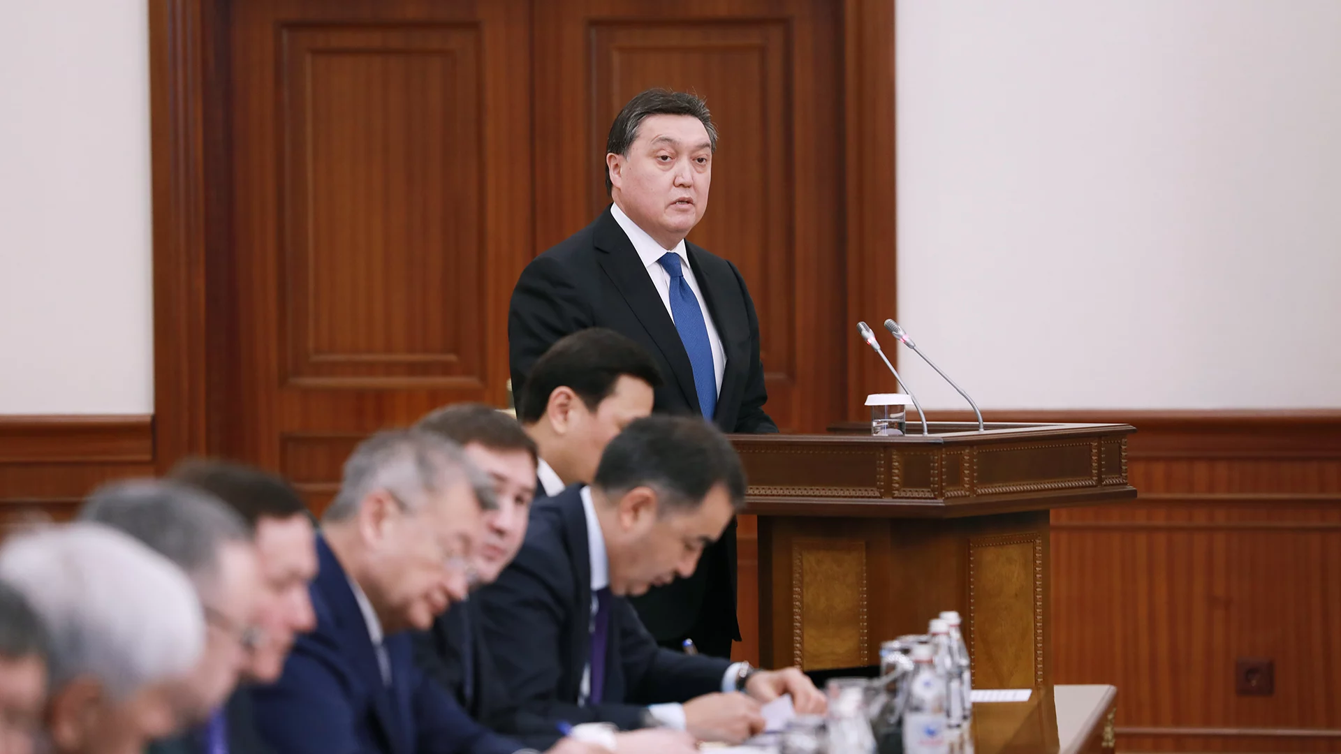 Изображение 1 для Ледовую арену в Павлодаре предложили назвать именем Дениса Тена