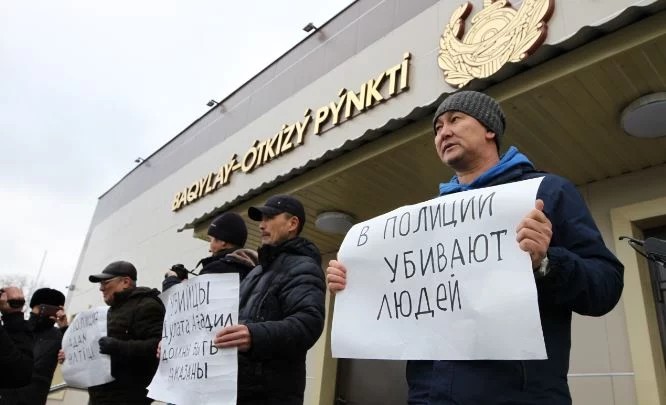 Изображение 1 для Мирные собрания не могут быть незаконными потому, что они – мирные
