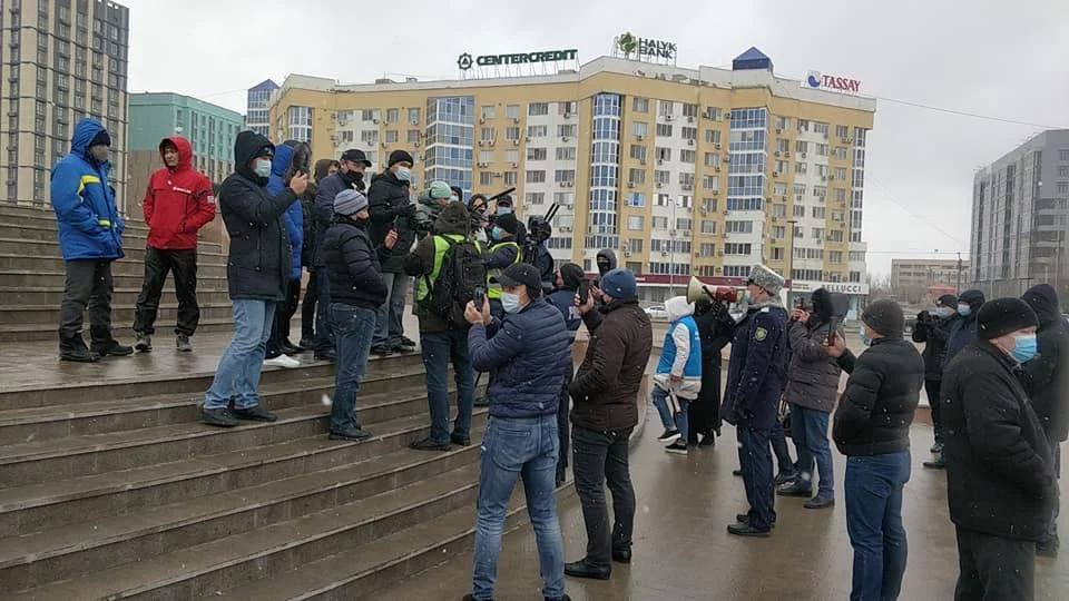 Изображение 2 для Макс Бокаев провел очередной митинг в Атырау
