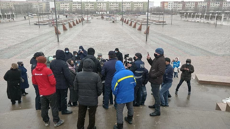 Изображение 3 для Макс Бокаев провел очередной митинг в Атырау