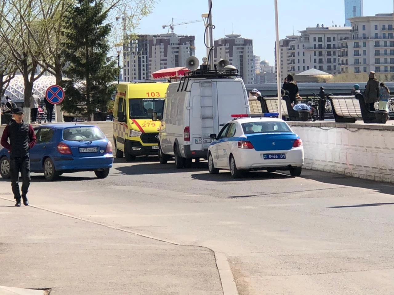 Изображение 20 для День митингов в Нур-Султане: более полусотни единиц автотехники и ни одного протестующего