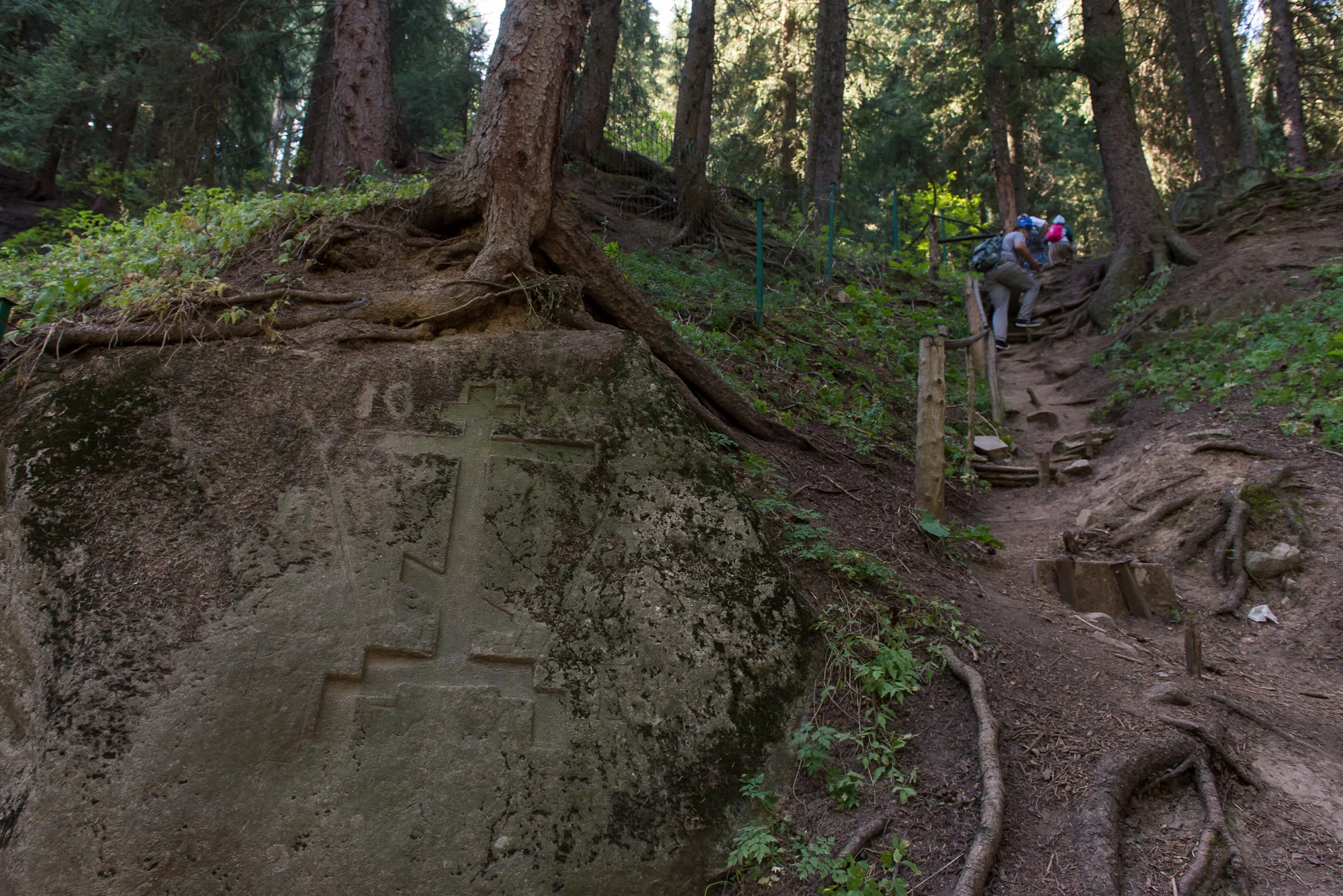 Изображение 9 для Алматинцы почтили память мучеников Серафима и Феогноста