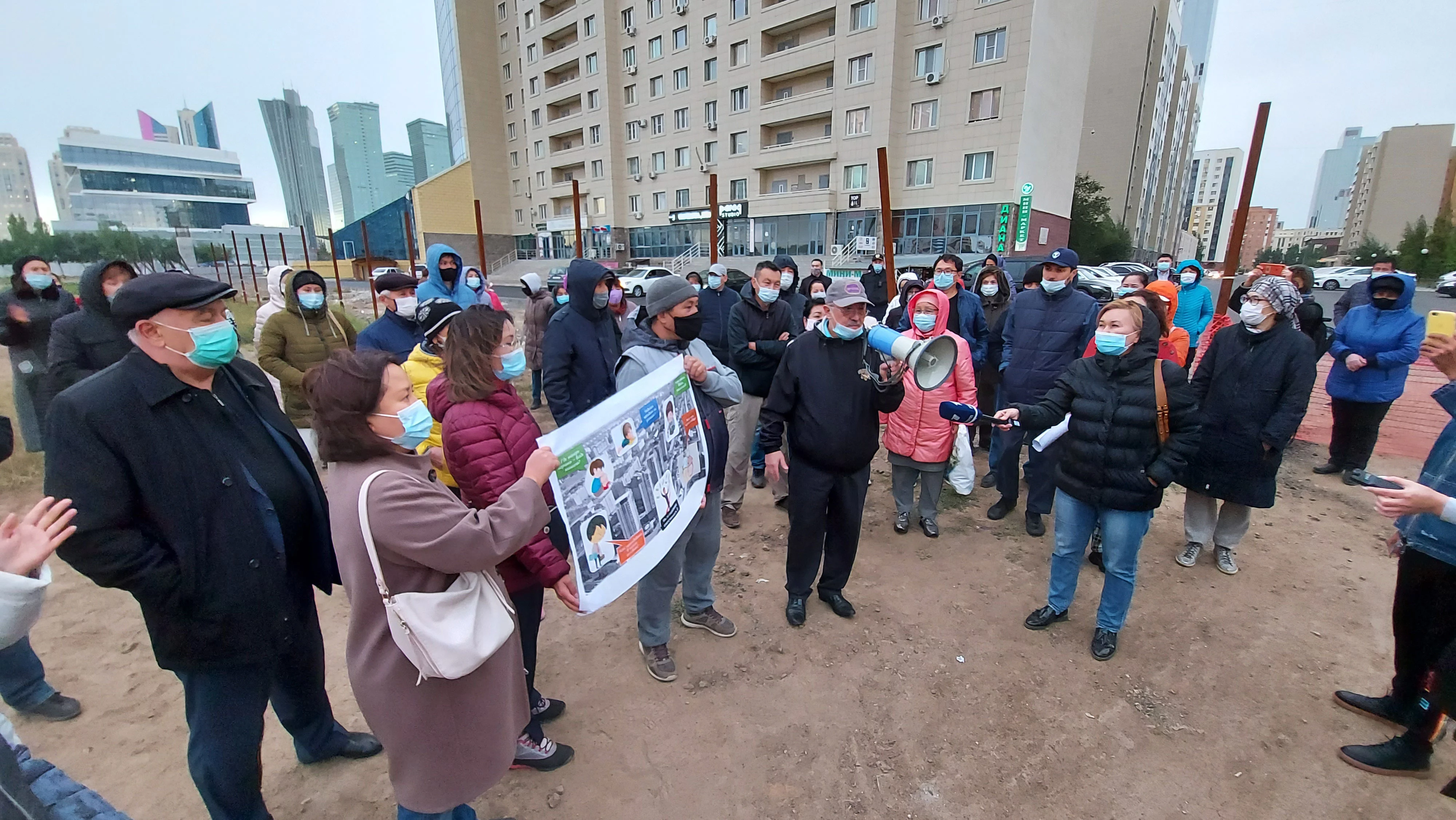 Изображение 9 для В Нур-Султане продолжаются протесты против точечной застройки