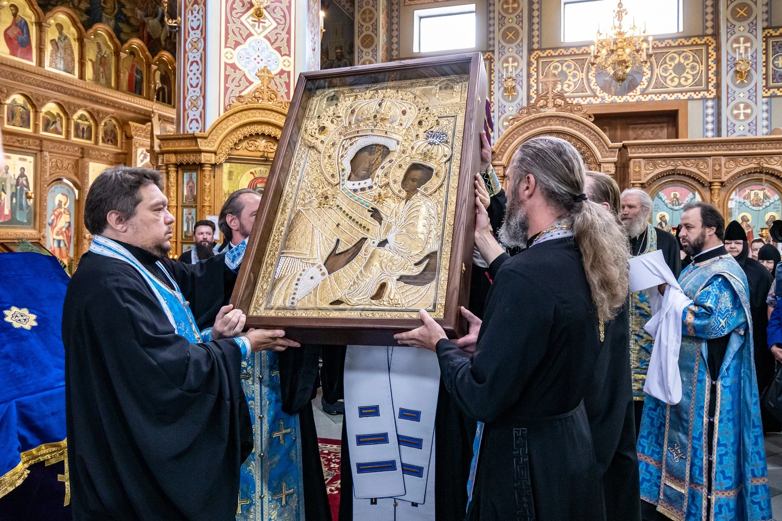 Изображение 1 для Список старинной Тихвинской иконы прибыл в Казахстан