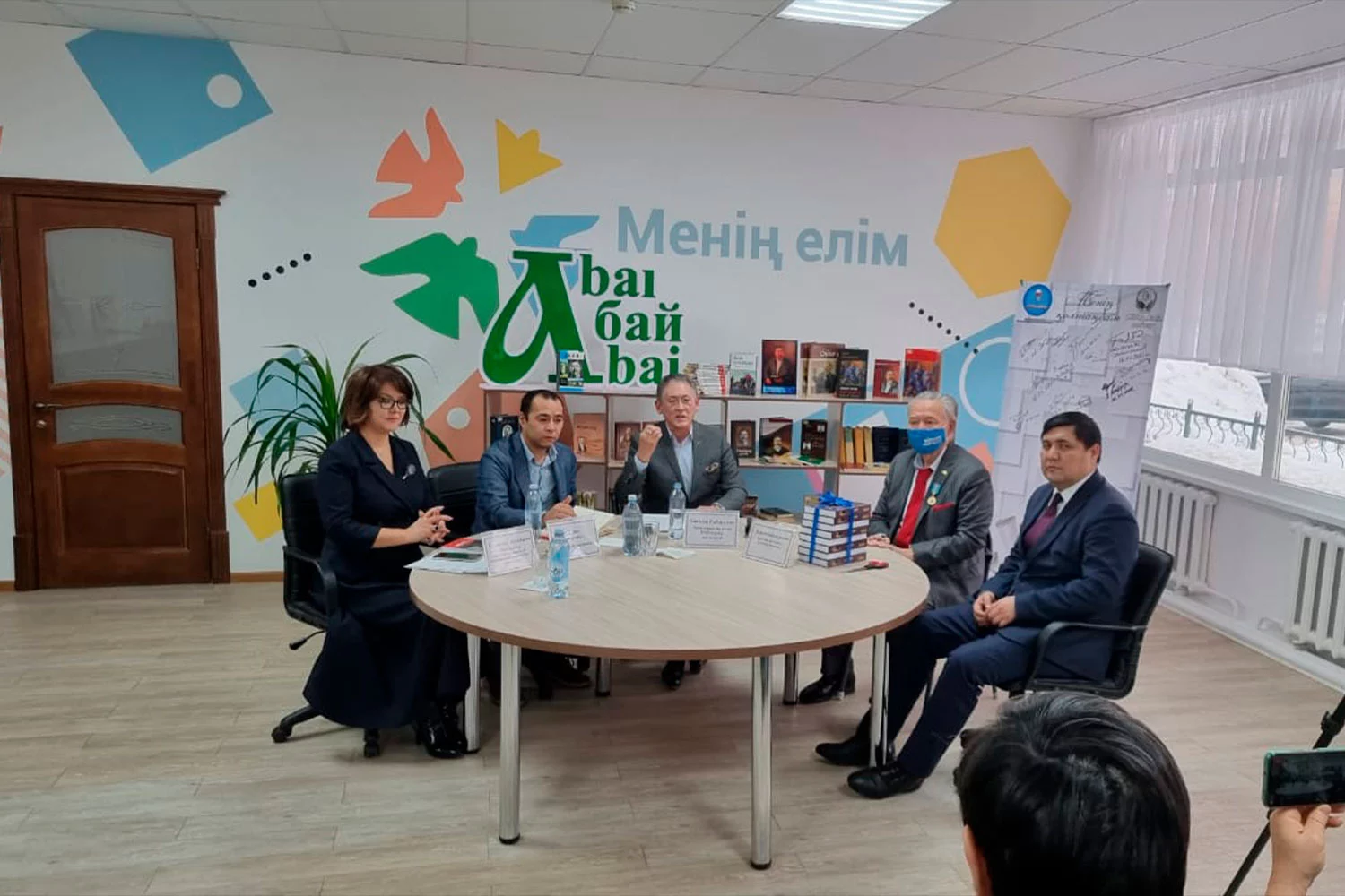 Изображение 4 для &laquo;Слова назидания&raquo; Абая заговорили на казахском, русском и английском языках