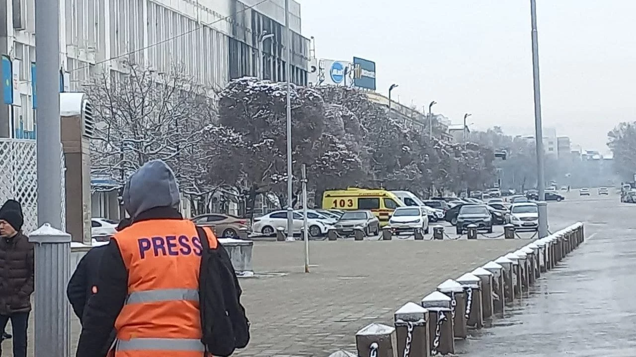 Изображение 7 для В Алматы на несанкционированный траурный митинг вышло две сотни человек