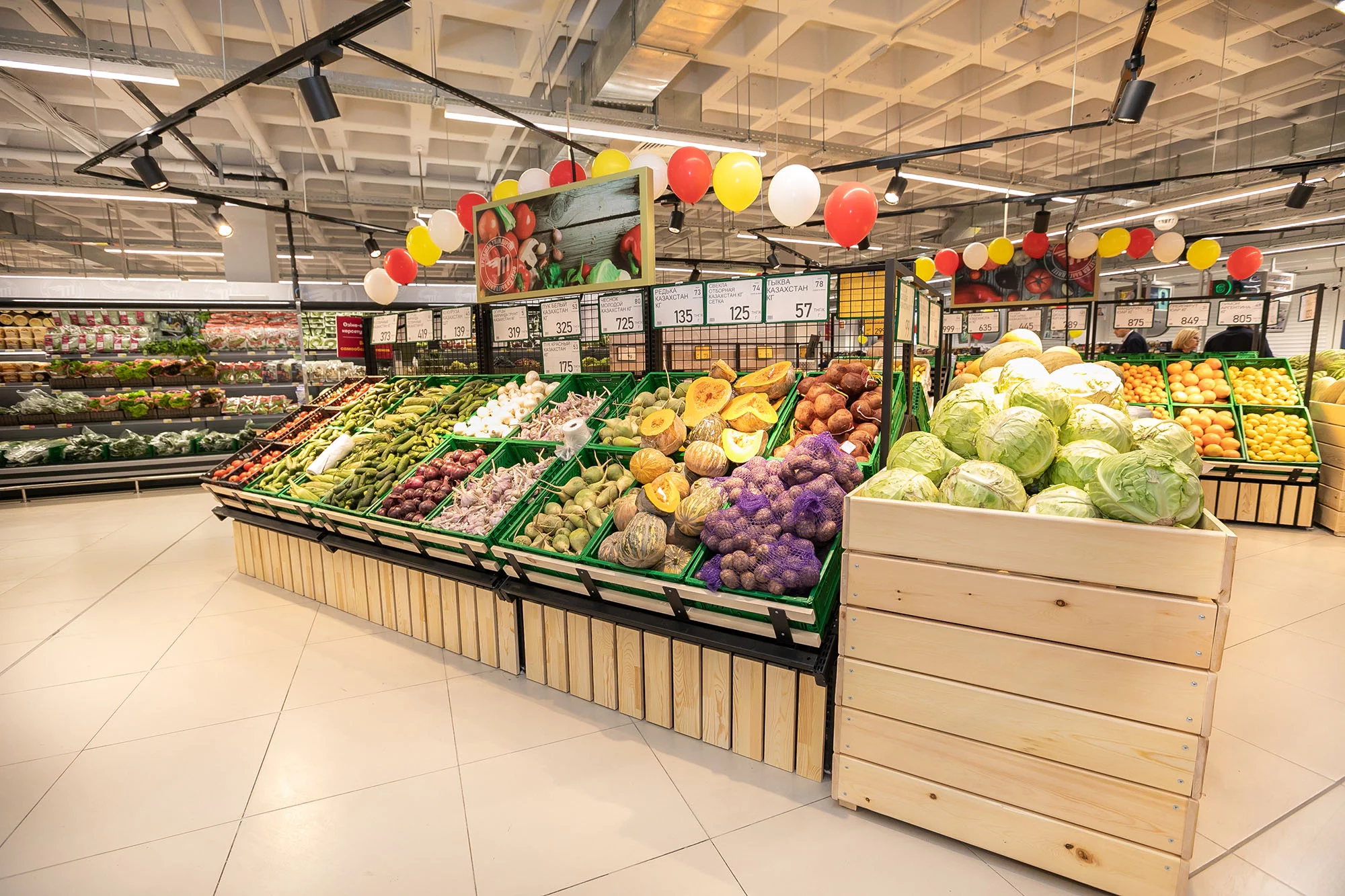 Изображение 3 для Александр Муравьев, коммерческий директор Magnum Cash&Carry ответил на вопросы exclusive.kz о том, ждет ли нас товарный голод, как их поставщики реагируют на санкционные ограничения и как торговая сеть пытается контролировать цены, занимая 8 процентов доли на рынке продуктов питания.