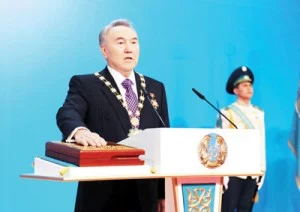 Изображение 1 для Глава государства Н. Назарбаев принял участие в торжественной церемонии поднятия нового штандарта Президента РК